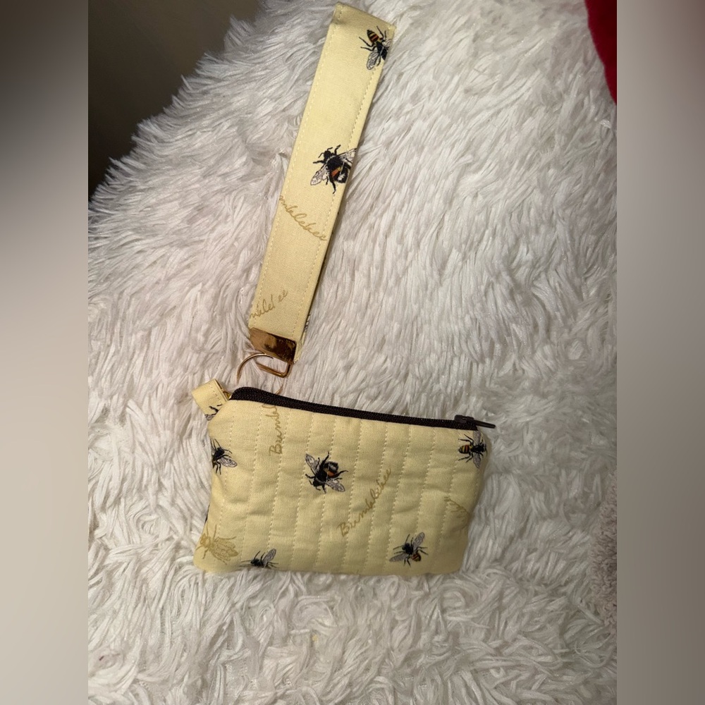 Honeybee Wristlet 🐝🍯